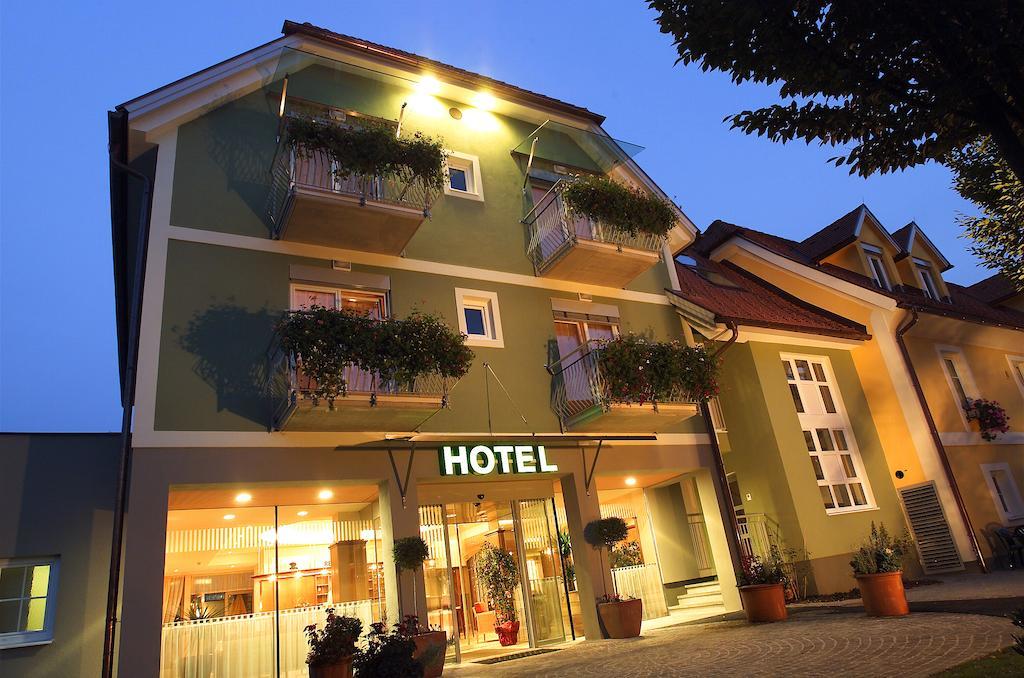 Hotel am Marktplatz - Landgasthof Wratschko Gamlitz Buitenkant foto